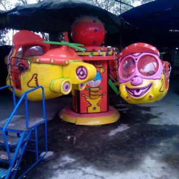 ĐU QUAY ĐẢO MÁY BAY CÁ VÀNG