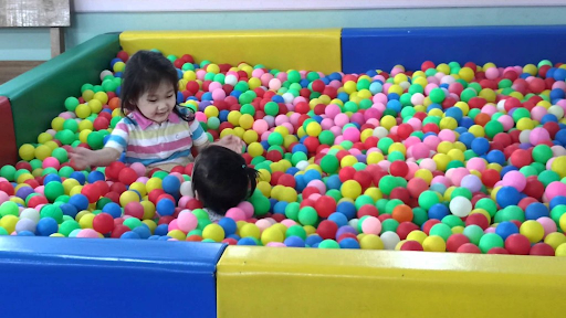 Tự làm nhà bóng tại nhà cho bé